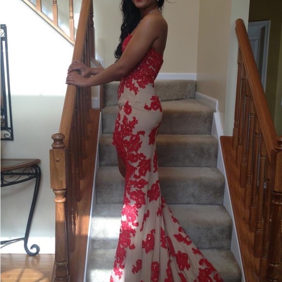 Sherri hill gown - Picture 2 of 4